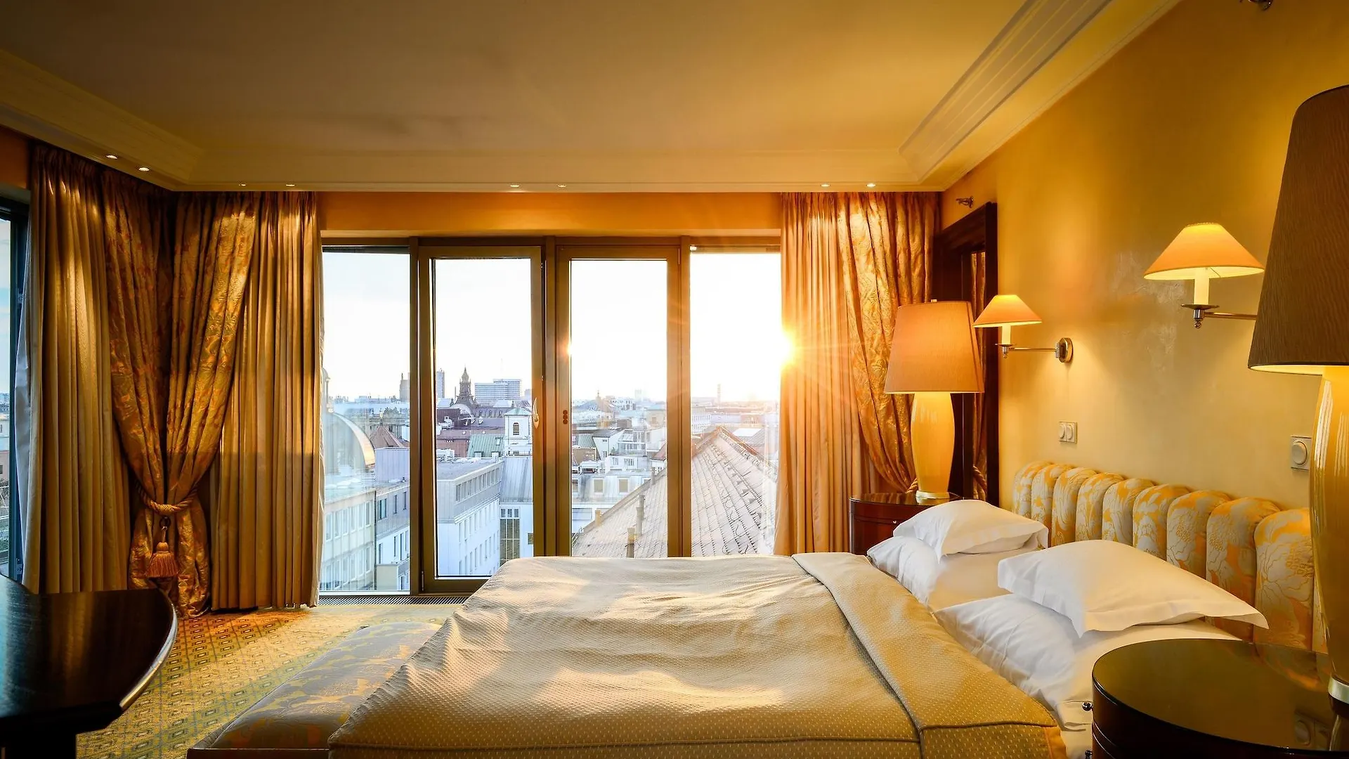 מינכן Hotel Bayerischer Hof 5*,
