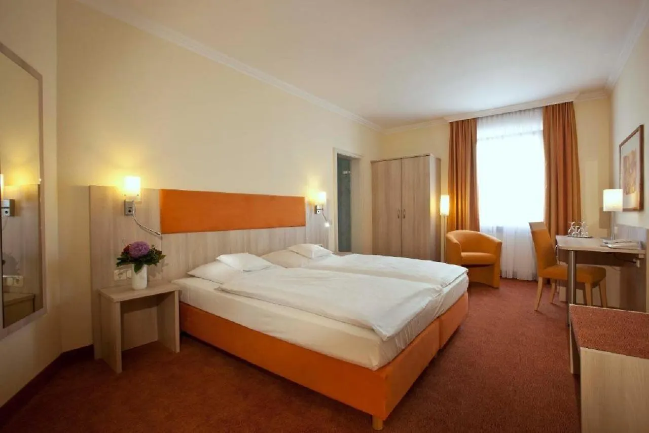 Hotel Bayerischer Hof Munich